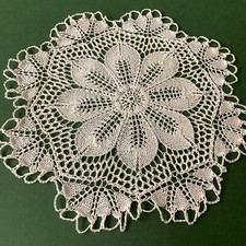 Centrino vintage ai ferri 25 cm cotone avorio scuro fiore 