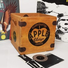 Apple Vintage Record Box 7"
