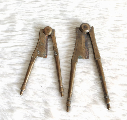 Antico fatto mano - a, ottone