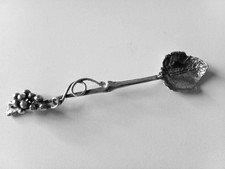 FOGLIA E TRALCIO D'UVA ARGENTO