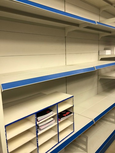 Arredamento completo negozio 
