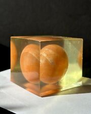 Scultura in resina traslucida