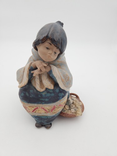 Lladro 2160 flower vendor - lladro,