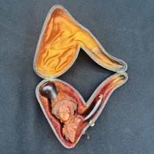 Antica pipa in schiuma di mare