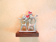  statuetta Gattini Innamorati in PELTRO CESELLATO A MANO - MADE IN ITALY