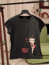 Set esclusivo di magliette e