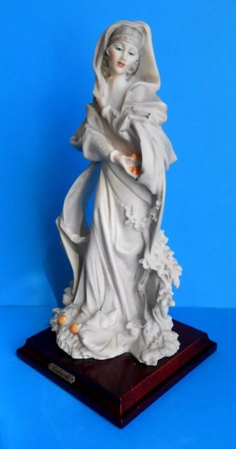 Capodimonte porcelain figurine - capodimonte,