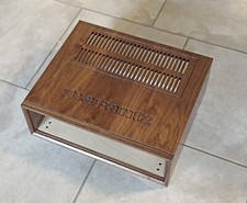 Armadi Marantz su misura per tutte le unità "Legno massello duro"