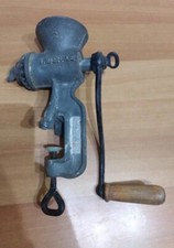 TRITACARNE “Tre Spade” Antico  In Ghisa Originale 