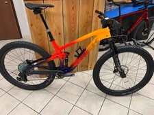 TREK TOP FUEL 9.9 MY22 TG L