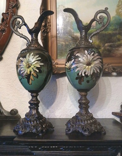 Coppia antiche brocche - di,