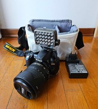 Kit Fotocamera Nikon D3100 + Obiettivo 18-105mm + Luce LED + Borsa Manfrotto
