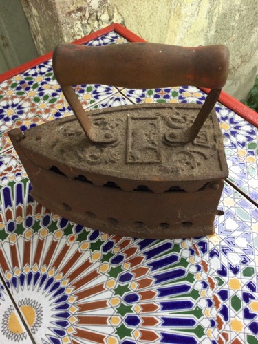 Antico ferro stiro a - da,