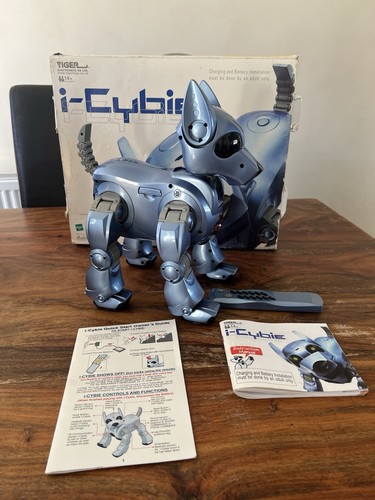 Cybie vintage robot blue - cybie,