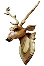 Scultura In Legno Di Cervo