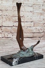 Affare Statua Moderna Astratta