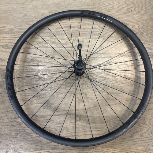 Ruota anteriore bici ghiaia