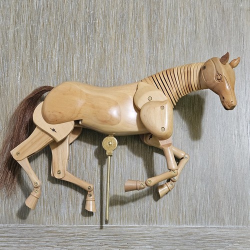 Manichino artista cavallo