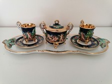Set vassoio, 2 tazzine e zuccheriera in porcellana Capodimonte decorato a mano
