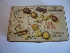 Vecchia scatola di latta anni