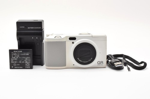 Fotocamera digitale compatta