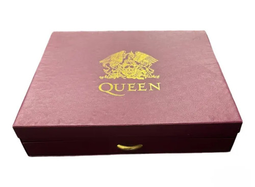 Queen box tricks - queen, tricks”
