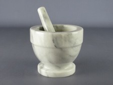 KITCHEN MORTAR WITH PESTLE IN