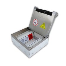 Serbatoio a pavimento in acciaio inox + 6 prese VDE Schuko presa a terra pronta per l'installazione