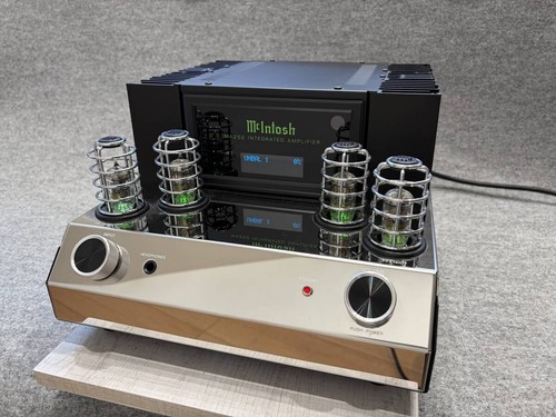 Amplificatore integrato ibrido
