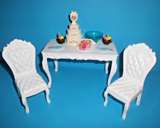 %*Mobili Barbie*grande tavolo*sedie*cocktail*torta*piatto*forchette*fiori*ciotola*%