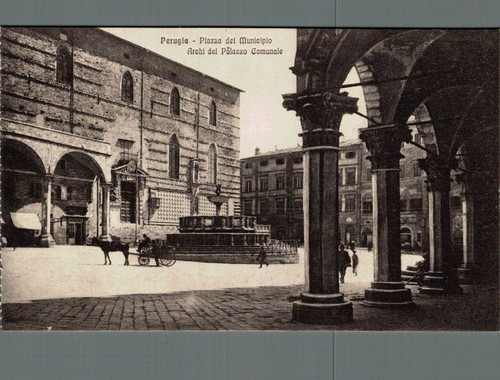 Perugia piazza del municipio - piazza,