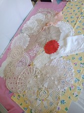 Lotto Di 23 Centrini Varie Misure E Stili