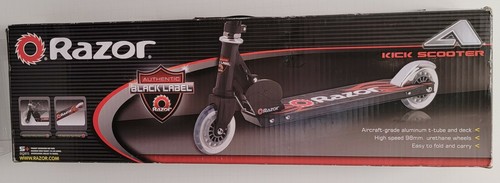 Razor authentic black - black, label