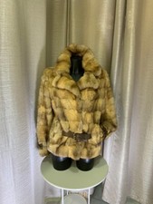 Pelliccia zibellino Tipo Blazer beige scuro con cintura in pelle vita e maniche