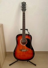 chitarra + porta chitarra + poggiapiedi 