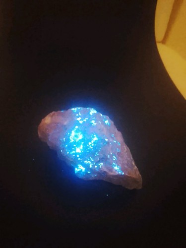 Scheelite blu brillante di - blu,