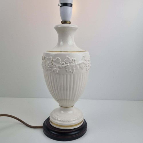 Vintage wedgwood table lamp - wedgwood,