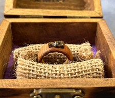 Anello di ginepro con occhio di tigre FATTO A MANO (con Scatola Di Legno)