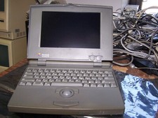 Macintosh PowerBook 100 con