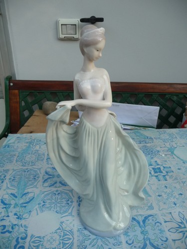 Statuina porcellana tipo - di,