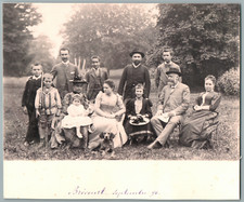 France, Photo de groupe à Brécourt  Vintage citrate print.  Tirage citrate  