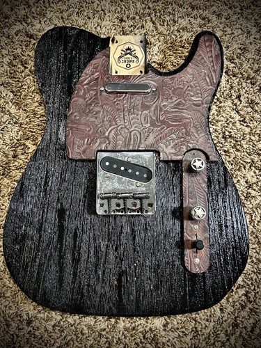 Black barned pistols crown - barned,