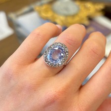 Anello antico a grappolo con