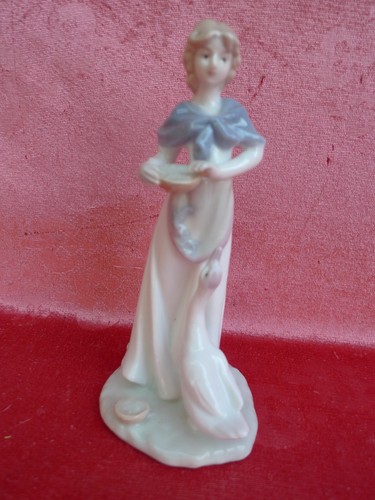 Bella vecchio figurina - vecchio, in