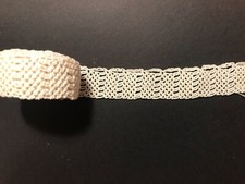 Merletto all'uncinetto fatto a