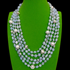 Collana di perle bianche