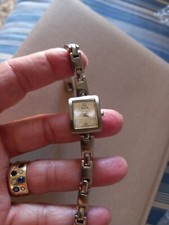 OROLOGIO AVIA DONNA QUADRANTE IN MADREPERLA BRACCIALE METALLO PLACCATO 