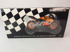 Minichamps Honda RCV211 #46 Valentino Rossi MotoGP 2003 1/12 122037146