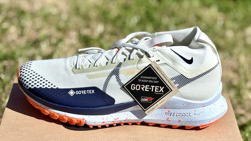 Nuove scarpe ginnastica - nuove, da