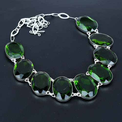 Collana con gioielli fatti - , a
